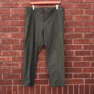 3/$20❗️Army green travel/hiking pants - Size 14